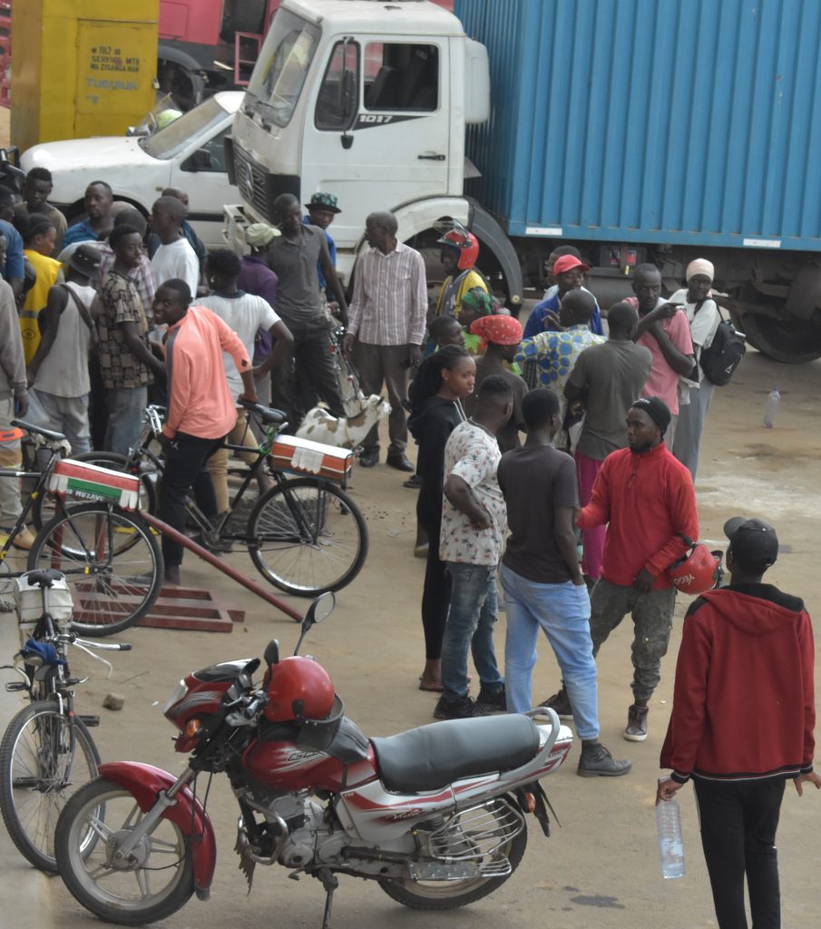 KAMONYI: motari yafashwe atwaye ihene y’injurano