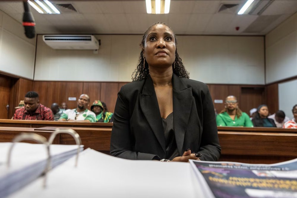 UMUKOBWA WA JACOB ZUMA ARASHINJWA KOHEREZA ABACANSHURO MUBURUSIYA