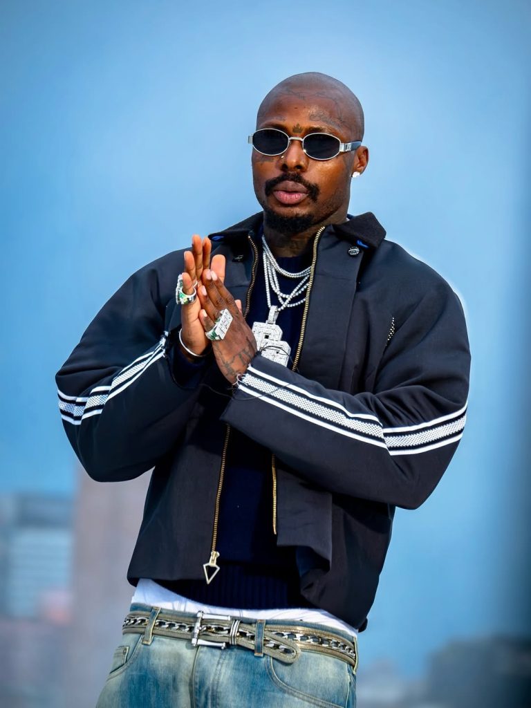ASAKE YAGIZWE UMUHANZI W’IBIHE BYOSE KURI SPOTIFY